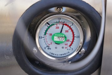 ����HOWO�Ῠ ���Ǻ���H3 2L LNG/CNG 150���� ������6�� 4.15�׵��������ῨͼƬ