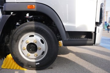 ����HOWO�Ῠ ���Ǻ��� 2.4L���� 165���� ������8�� 4.15�׵��������ῨͼƬ