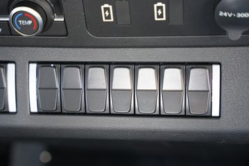 ����HOWO�Ῠ ���Ǻ��� 2.4L���� 165���� ������8�� 4.15�׵��������ῨͼƬ