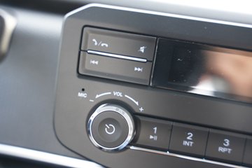 ����HOWO�Ῠ ���Ǻ��� 2.4L���� 165���� ������8�� 4.15�׵��������ῨͼƬ