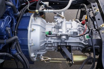 ����HOWO�Ῠ ���Ǻ��� 2.4L���� 165���� ������8�� 4.15�׵��������ῨͼƬ