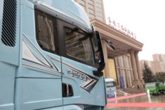 陕汽德御Q500 14.8L LNG 560马力 6X4 法士特12档 牵引车 陕汽德御Q500 14.8L LNG 560马力 6X4 法士特12档 牵引车