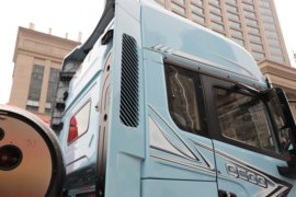 德御Q500&nbsp;牵引车外观                                                图片