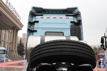 ��������Q500 14.8L LNG 560���� 6X4 ��ʿ��12�� ǣ����ͼƬ