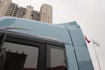 ��������Q500 14.8L LNG 560���� 6X4 ��ʿ��12�� ǣ����ͼƬ