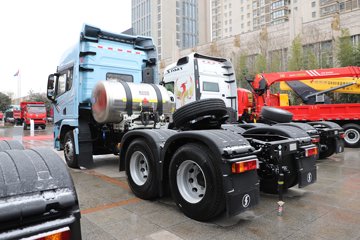 ��������Q500 14.8L LNG 560���� 6X4 ��ʿ��12�� ǣ����ͼƬ