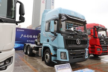 ��������Q500 14.8L LNG 560���� 6X4 ��ʿ��12�� ǣ����ͼƬ