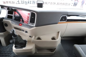 ��������Q500 14.8L LNG 560���� 6X4 ��ʿ��12�� ǣ����ͼƬ