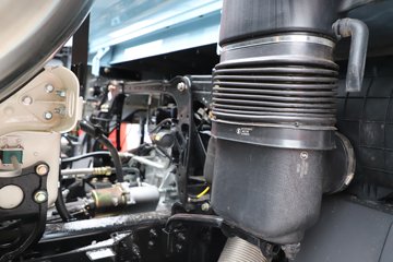 ��������Q500 14.8L LNG 560���� 6X4 ��ʿ��12�� ǣ����ͼƬ