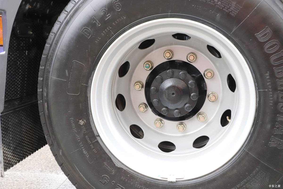 ��������Q500 14.8L LNG 560���� 6X4 ��ʿ��12�� ǣ��������                                                