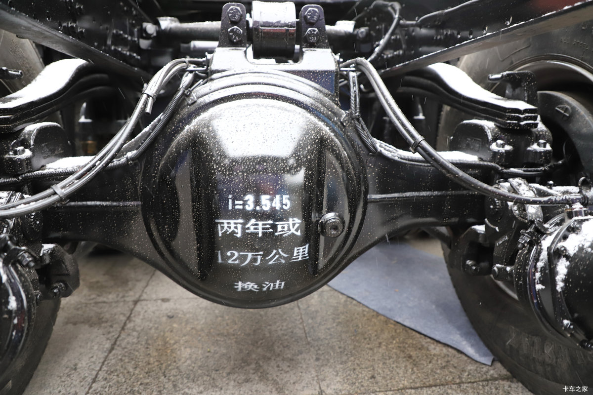 ��������Q500 14.8L LNG 560���� 6X4 ��ʿ��12�� ǣ��������                                                