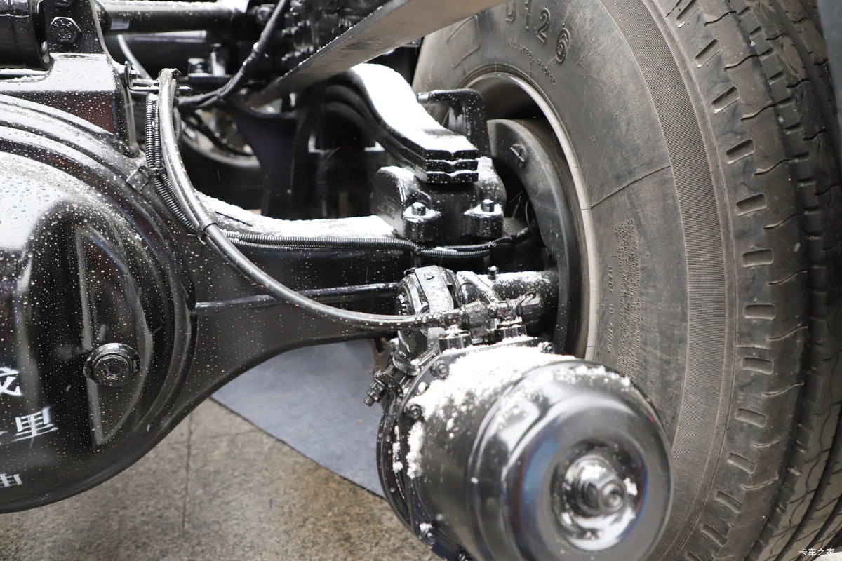 ��������Q500 14.8L LNG 560���� 6X4 ��ʿ��12�� ǣ��������                                                