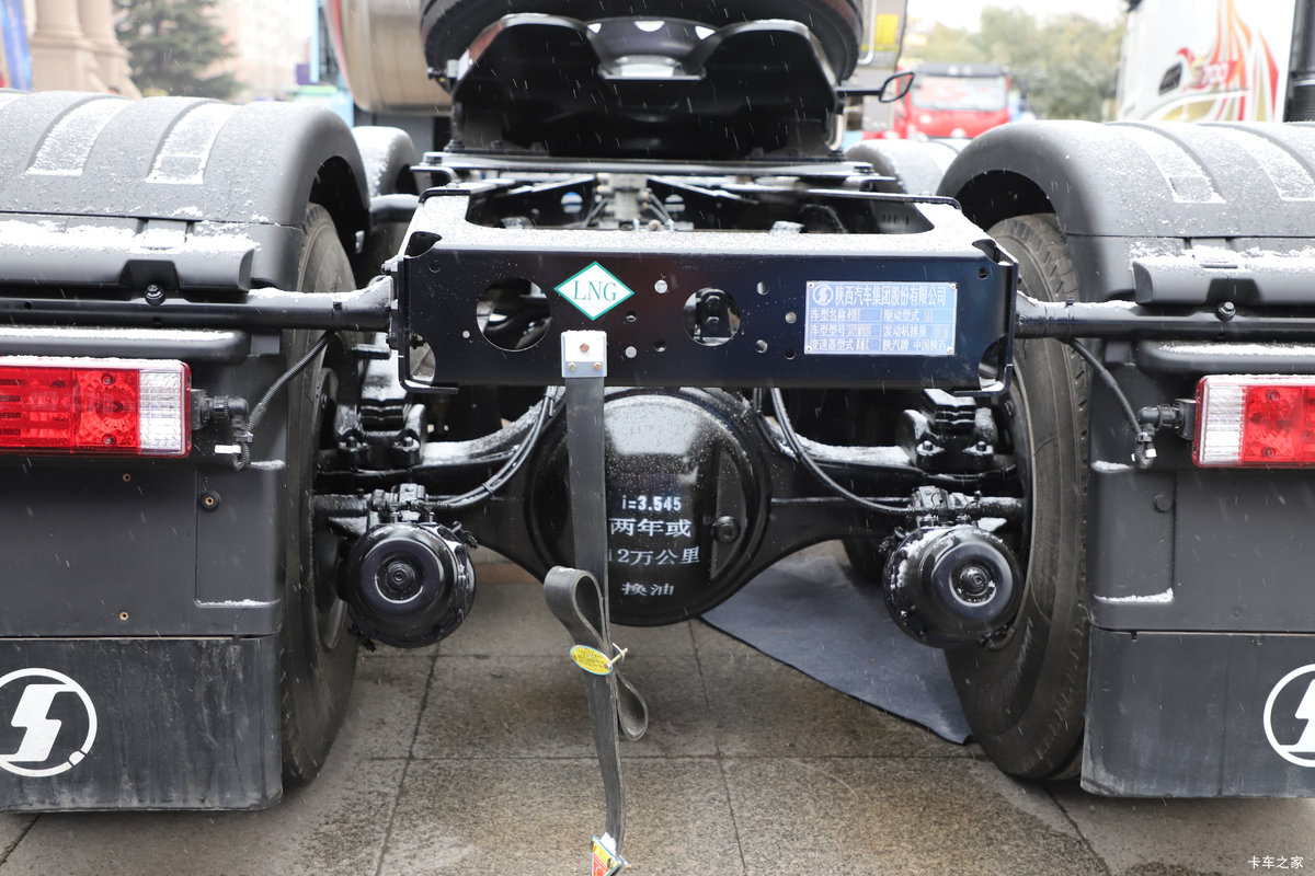 ��������Q500 14.8L LNG 560���� 6X4 ��ʿ��12�� ǣ��������                                                