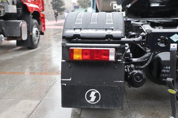 ��������Q500 14.8L LNG 560���� 6X4 ��ʿ��12�� ǣ����ͼƬ