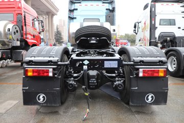 ��������Q500 14.8L LNG 560���� 6X4 ��ʿ��12�� ǣ����ͼƬ