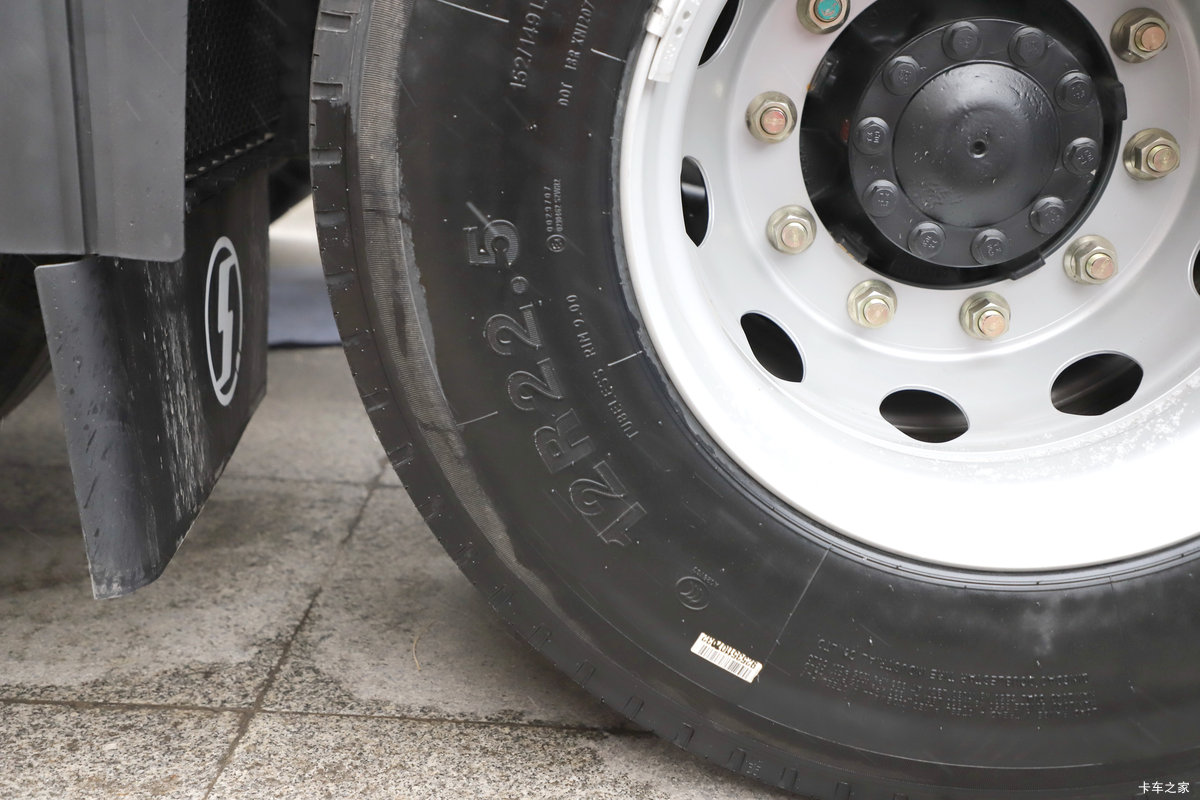 ��������Q500 14.8L LNG 560���� 6X4 ��ʿ��12�� ǣ��������                                                