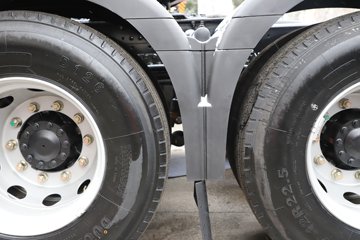 ��������Q500 14.8L LNG 560���� 6X4 ��ʿ��12�� ǣ����ͼƬ