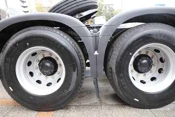 ��������Q500 14.8L LNG 560���� 6X4 ��ʿ��12�� ǣ����ͼƬ