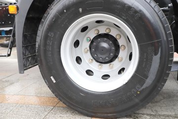 ��������Q500 14.8L LNG 560���� 6X4 ��ʿ��12�� ǣ����ͼƬ