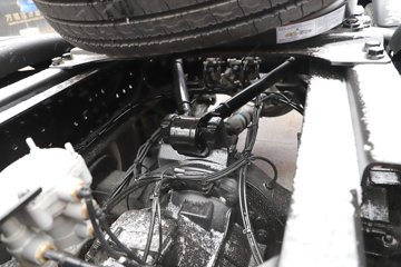 ��������Q500 14.8L LNG 560���� 6X4 ��ʿ��12�� ǣ����ͼƬ