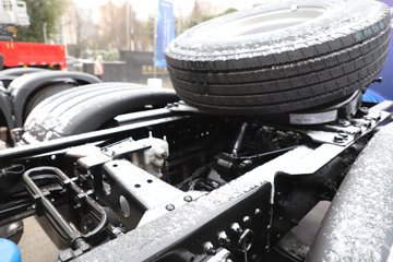 ��������Q500 14.8L LNG 560���� 6X4 ��ʿ��12�� ǣ����ͼƬ