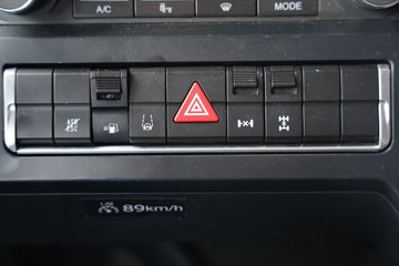 �����ǵ¿�SITRAK G7H 12.4L���� 580���� 6X4 �й�����14�� AMT�Զ��� ǣ����ͼƬ