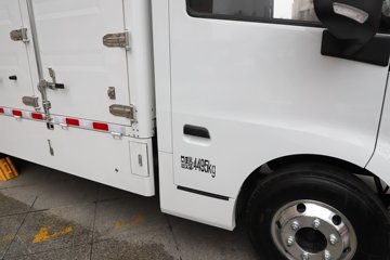 ������������ ��ɲ �߶� 4.15�׵��Ŵ��綯��ʽ�Ῠ ����ʱ��140.41kWhͼƬ