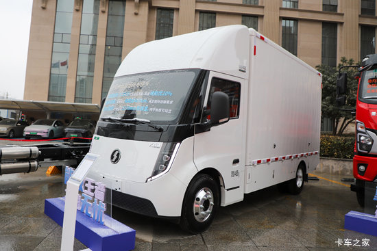 ������������ ��ɲ �߶� 4.15�׵��Ŵ��綯��ʽ�Ῠ ����ʱ��140.41kWh