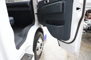 ������������ ��ɲ �߶� 4.15�׵��Ŵ��綯��ʽ�Ῠ ����ʱ��140.41kWhͼƬ