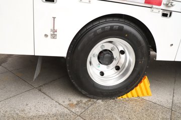 ������������ ��ɲ �߶� 4.15�׵��Ŵ��綯��ʽ�Ῠ ����ʱ��140.41kWhͼƬ