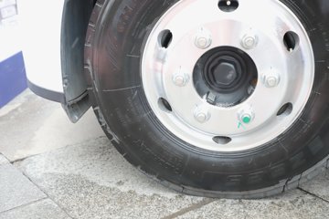 ������������ ��ɲ �߶� 4.15�׵��Ŵ��綯��ʽ�Ῠ ����ʱ��140.41kWhͼƬ