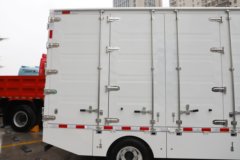 陕汽智云坤势 气刹 高顶 4.15米单排纯电动厢式轻卡 宁德时代140.41kWh