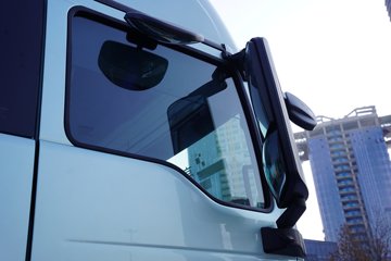 �����ǵ¿�SITRAK C9H 15.7L LNG 720���� 6X4 �ɰ���12�� AMT�Զ��� ǣ����ͼƬ