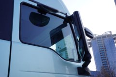 重汽汕德卡SITRAK C9H 15.7L LNG 720马力 6X4 采埃孚12档 AMT自动档 牵引车