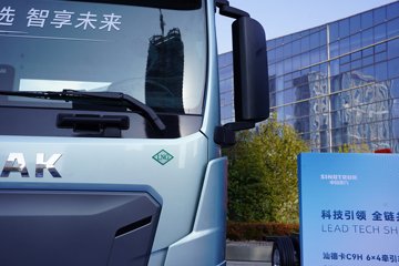 �����ǵ¿�SITRAK C9H 15.7L LNG 720���� 6X4 �ɰ���12�� AMT�Զ��� ǣ����ͼƬ