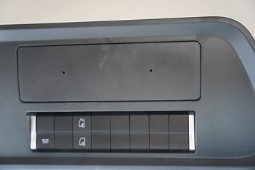 �����ǵ¿�SITRAK C9H 15.7L LNG 720���� 6X4 �ɰ���12�� AMT�Զ��� ǣ����ͼƬ