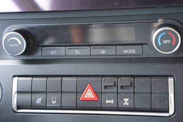 �����ǵ¿�SITRAK C9H 15.7L LNG 720���� 6X4 �ɰ���12�� AMT�Զ��� ǣ����ͼƬ