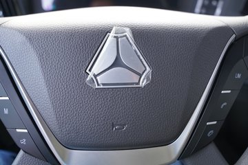 �����ǵ¿�SITRAK C9H 15.7L LNG 720���� 6X4 �ɰ���12�� AMT�Զ��� ǣ����ͼƬ