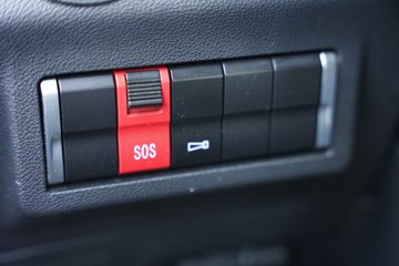 �����ǵ¿�SITRAK C9H 15.7L LNG 720���� 6X4 �ɰ���12�� AMT�Զ��� ǣ����ͼƬ