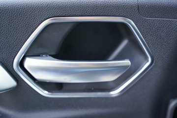 �����ǵ¿�SITRAK C9H 15.7L LNG 720���� 6X4 �ɰ���12�� AMT�Զ��� ǣ����ͼƬ