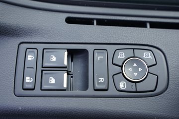 �����ǵ¿�SITRAK C9H 15.7L LNG 720���� 6X4 �ɰ���12�� AMT�Զ��� ǣ����ͼƬ