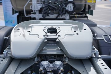 �����ǵ¿�SITRAK C9H 15.7L LNG 720���� 6X4 �ɰ���12�� AMT�Զ��� ǣ����ͼƬ