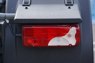 �����ǵ¿�SITRAK C9H 15.7L LNG 720���� 6X4 �ɰ���12�� AMT�Զ��� ǣ����ͼƬ