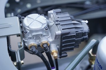 �����ǵ¿�SITRAK C9H 15.7L LNG 720���� 6X4 �ɰ���12�� AMT�Զ��� ǣ����ͼƬ