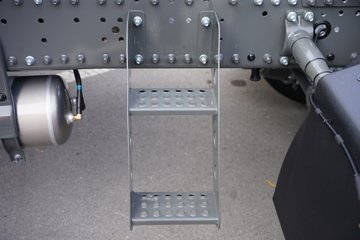 �����ǵ¿�SITRAK C9H 15.7L LNG 720���� 6X4 �ɰ���12�� AMT�Զ��� ǣ����ͼƬ