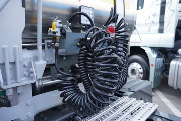 �����ǵ¿�SITRAK C9H 15.7L LNG 720���� 6X4 �ɰ���12�� AMT�Զ��� ǣ����ͼƬ