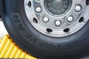 �����ǵ¿�SITRAK C9H 15.7L LNG 720���� 6X4 �ɰ���12�� AMT�Զ��� ǣ����ͼƬ