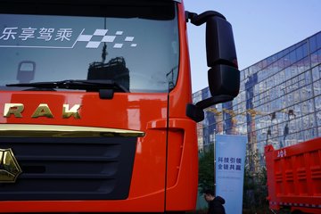 �����ǵ¿�SITRAK G7S 12.4L���� 580���� 8X4 �й�����12�� 6.8����ж��ͼƬ