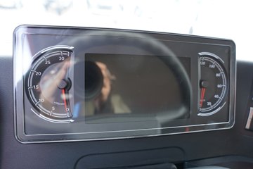 �����ǵ¿�SITRAK G7S 12.4L���� 580���� 8X4 �й�����12�� 6.8����ж��ͼƬ