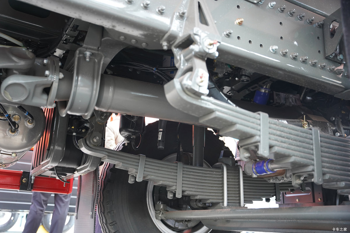 �����ǵ¿�SITRAK G7S 12.4L���� 580���� 8X4 �й�����12�� 6.8����ж������                                                